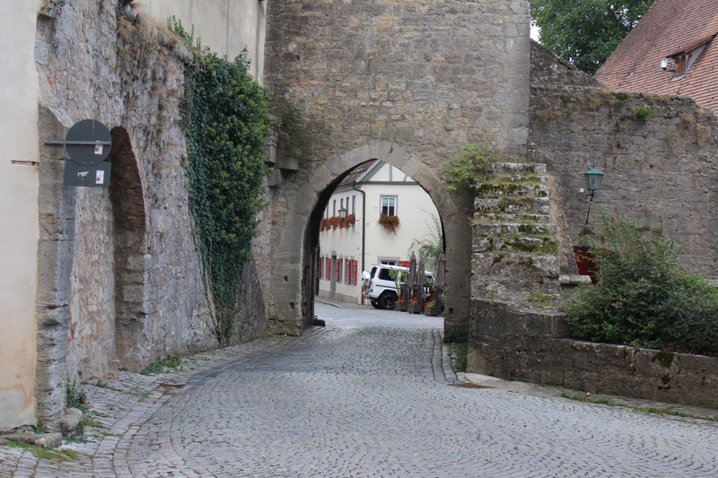 An ancient SUV in an ancient town, the owner also had some other Benzes he wasn’t all to keen on showing us sadly